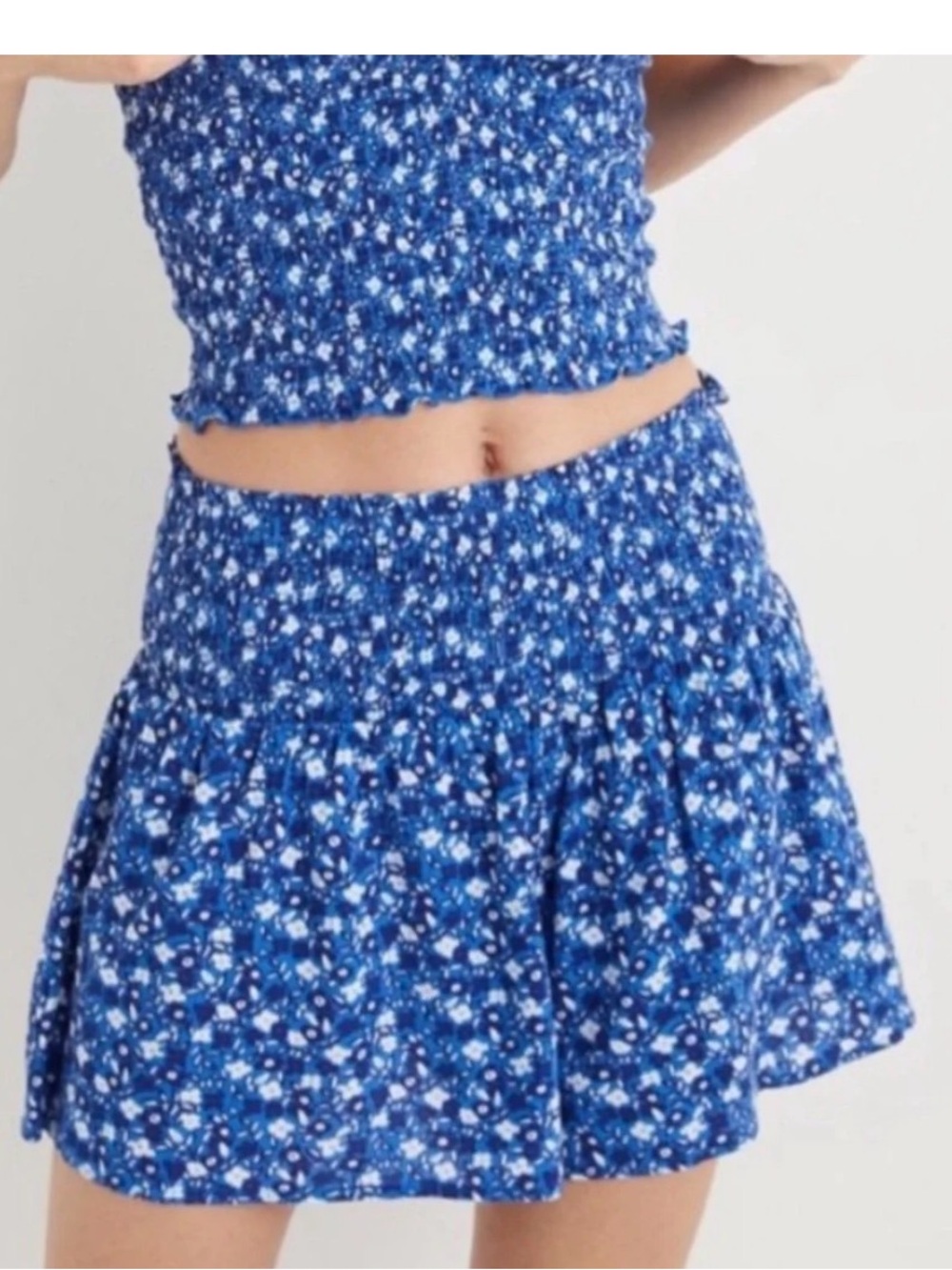 Aerie Blue Floral Smocked Mini Cotton Flowy Shorts - Small